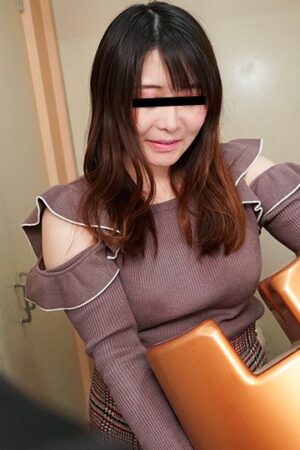 121424_100 – Chiếc ghế hư của cô gái giao hàng ngực bự, mông to